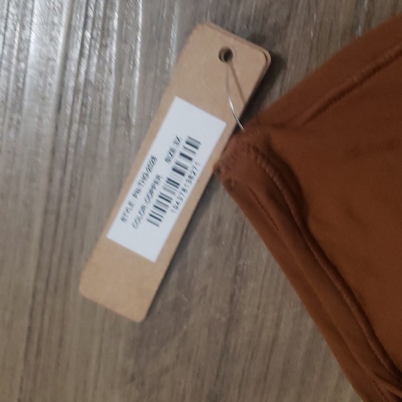 Skims Fits Everyong Seamless Thong - Picture 4 of 4